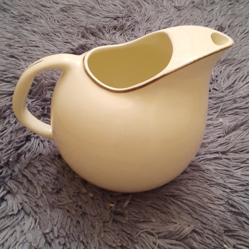 BALLERINA PITCHER